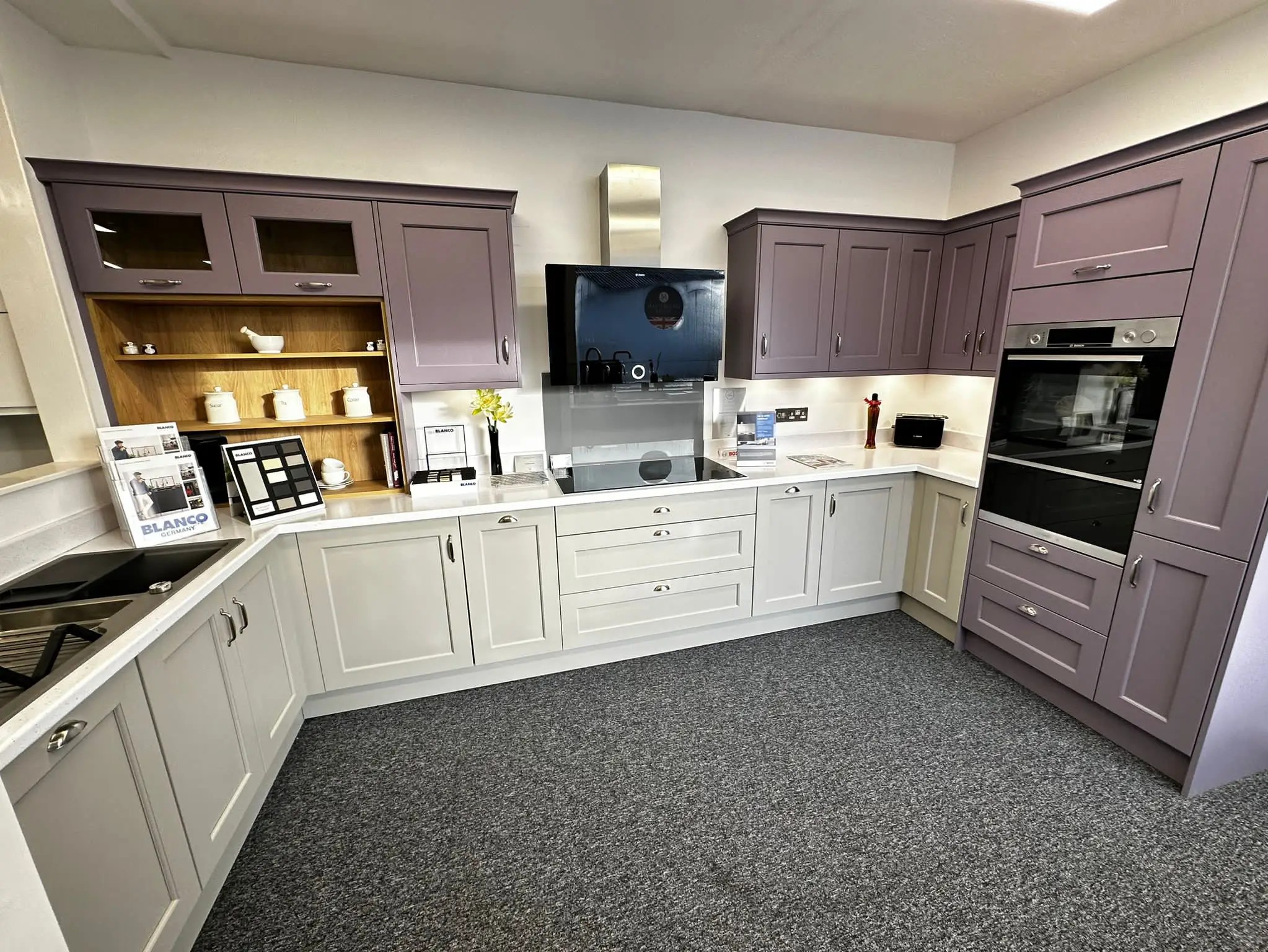 Cabinet Finish for a Cohesive Kitchen Cabinet Finish for a Cohesive Kitchen